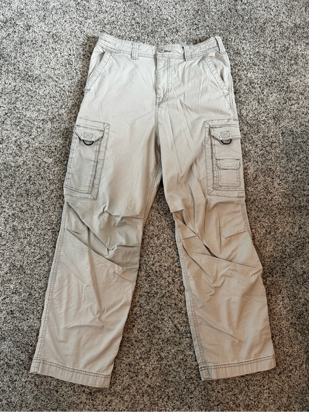 Men's Hollister Baggy Cargo Pants in Light Khaki - Size Large